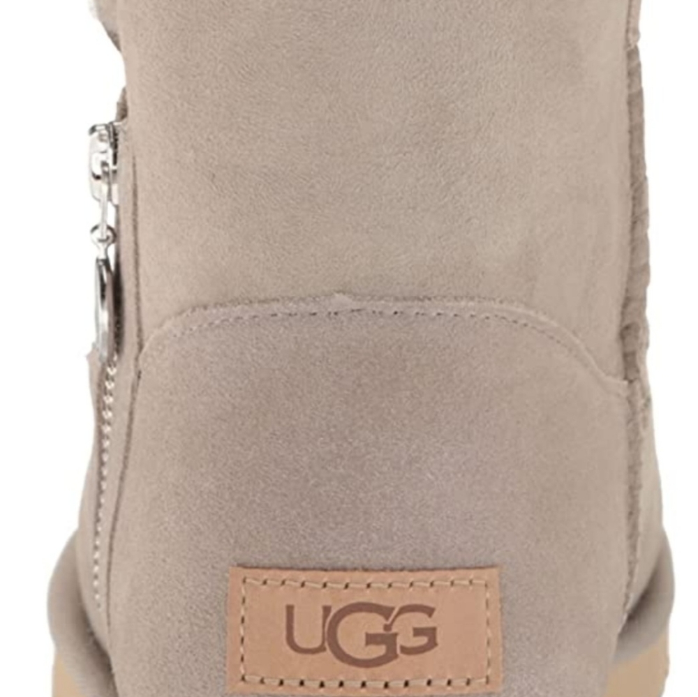 UGG BOOTS - Picture 6 of 6